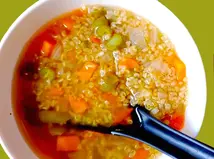 Sopa_de_Alcachofa_con_Frijoles_y_Quinoa_Sopa_Consistente_Tazón_Delicioso_Plato_Nutritivo_Sabor_de_Alcachofa_Sopa_Saludable_Vegetariana_Quinoa_Adición_Satisfactoria_Sopa_Enriquecimiento_de_Frijoles_Ingredientes_Saludables_Sopa_Aromática_Comida_Vegana_Comida_Ayurvédica_Platillo_Ayurvédico_Ayurveda